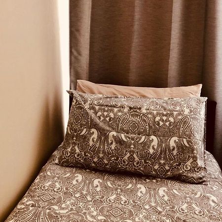 Ac Lounge 36 Apartment Рочфорд Екстериор снимка