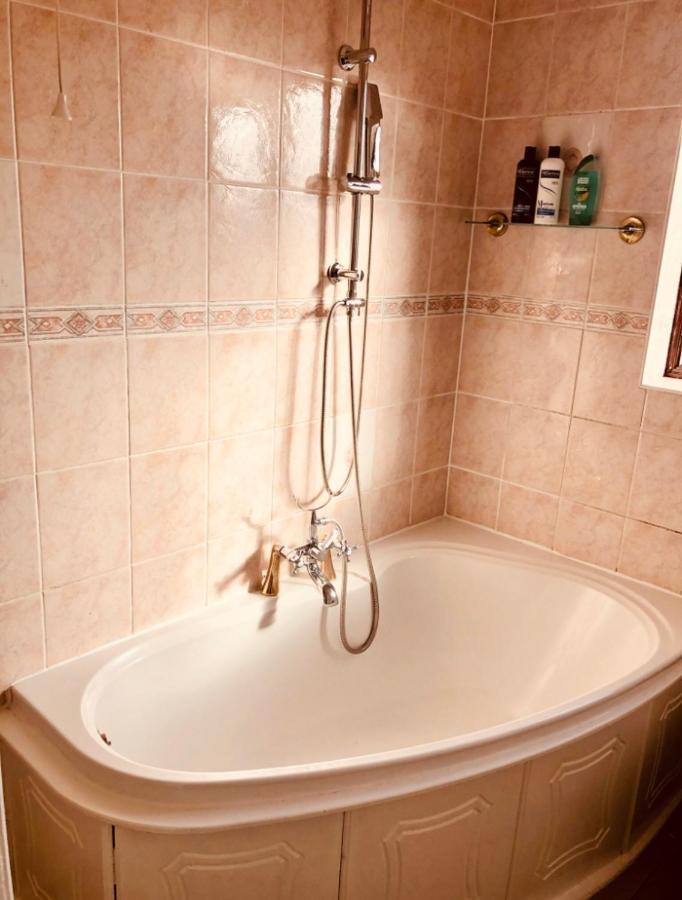 Ac Lounge 36 Apartment Рочфорд Екстериор снимка